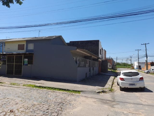 Sobrado com 300m² 4 quartos e 3 banheiros, à venda, no bairro Santa Rita em Guaíba