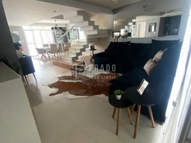 Sobrado 4 quartos e 3 banheiros, à venda, no bairro Três Vendas em Pelotas
