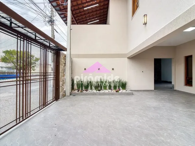 Sobrado com 390m² 7 quartos e 3 banheiros, à venda, no bairro Parque Brasil em Jacareí