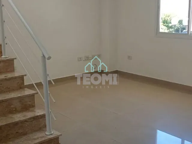 Sobrado com 200m² 3 quartos e 2 banheiros, à venda ou para alugar, no bairro Vila Areao em Taubaté