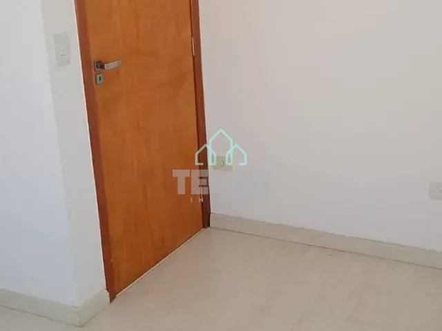 Sobrado com 200m² 3 quartos e 2 banheiros, à venda ou para alugar, no bairro Vila Areao em Taubaté