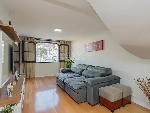 Sobrado com 135m² 3 quartos e 2 banheiros, à venda, no bairro Guabirotuba em Curitiba
