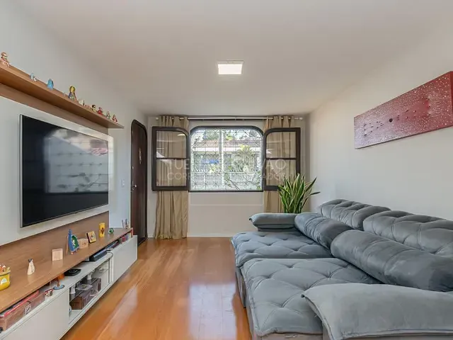 Sobrado com 135m² 3 quartos e 2 banheiros, à venda, no bairro Guabirotuba em Curitiba