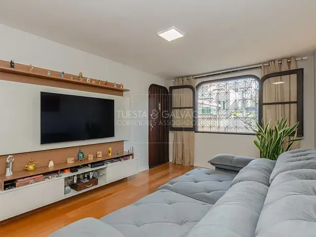 Sobrado com 135m² 3 quartos e 2 banheiros, à venda, no bairro Guabirotuba em Curitiba