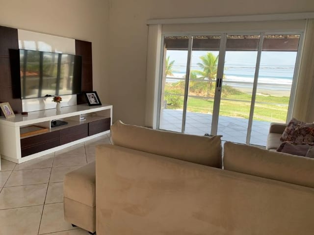 Sobrado com 420m² 3 quartos e 5 banheiros, à venda, no bairro Cibratel II em Itanhaém