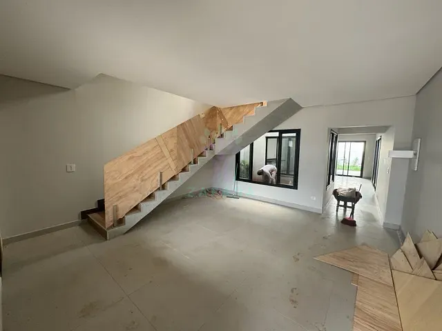 Sobrado com 202m² 3 quartos e 4 banheiros, à venda, no bairro Vila do Polonês em Campo Grande