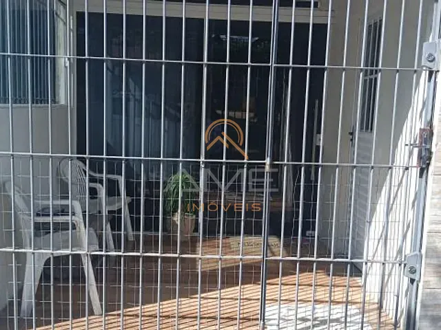 Sobrado 3 quartos e 2 banheiros, à venda, no bairro Fragata em Pelotas