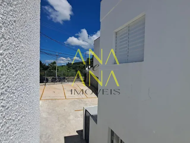 Sobrado com 40m² 1 quarto e 1 banheiro, à venda, no bairro Jardim São Miguel em Bragança Paulista