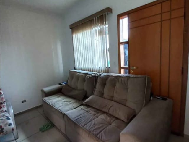 Sobrado 3 quartos e 2 banheiros, à venda, no bairro Vila São Carlos em Apucarana