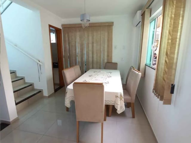 Sobrado 3 quartos e 2 banheiros, à venda, no bairro Vila São Carlos em Apucarana