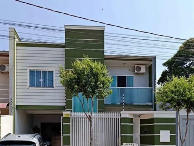 Sobrado 3 quartos e 2 banheiros, à venda, no bairro Vila São Carlos em Apucarana