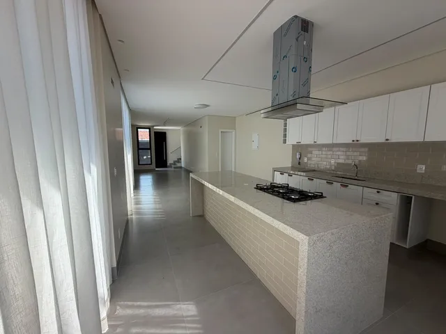 Sobrado com 180m² 3 quartos e 2 banheiros, à venda, no bairro Plano Diretor Sul em Palmas