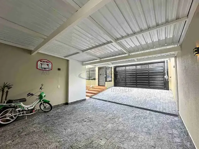Sobrado com 360m² 3 quartos e 4 banheiros, à venda, no bairro Residencial Cazarin em Apucarana