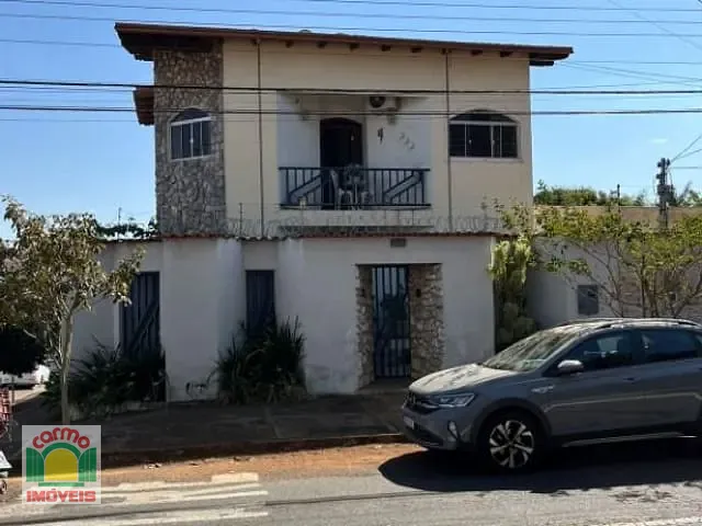 Sobrado com 200m² 3 quartos e 3 banheiros, à venda, no bairro Vila Goiás em Anápolis