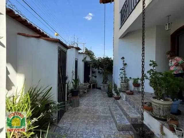 Sobrado com 200m² 3 quartos e 3 banheiros, à venda, no bairro Vila Goiás em Anápolis