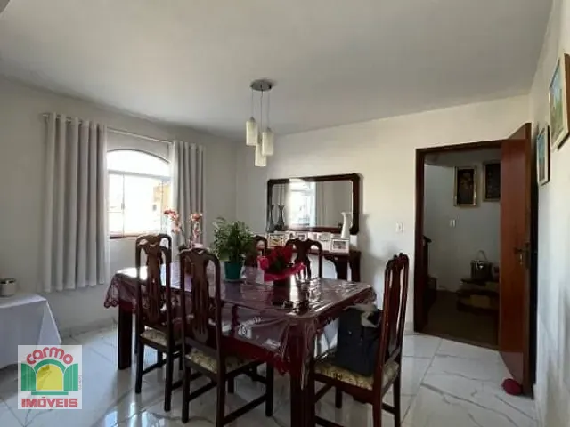 Sobrado com 200m² 3 quartos e 3 banheiros, à venda, no bairro Vila Goiás em Anápolis