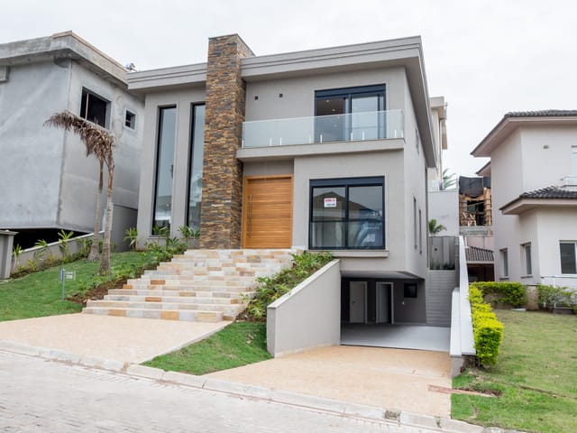 Sobrado com 418m² 4 quartos e 6 banheiros, à venda, no bairro Tamboré em Santana de Parnaíba