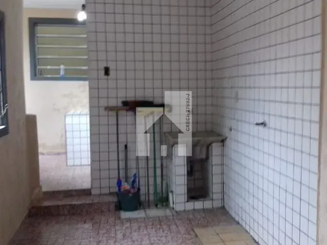 Sobrado com 400m² 4 quartos e 2 banheiros, à venda, no bairro Vila Manfredi em Jundiaí