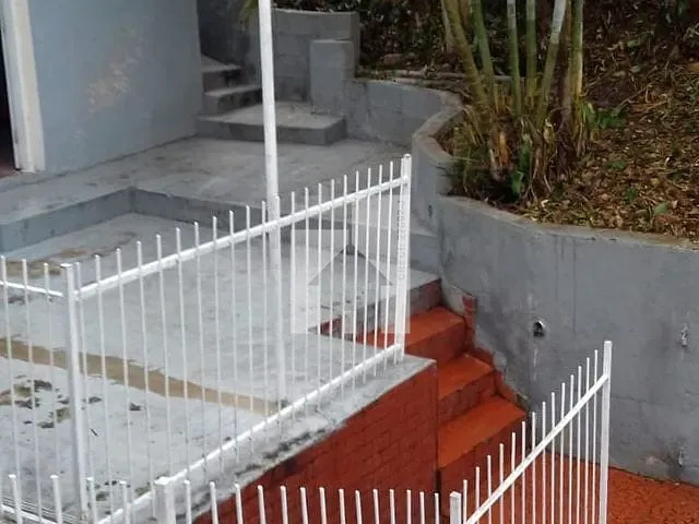 Sobrado com 400m² 4 quartos e 2 banheiros, à venda, no bairro Vila Manfredi em Jundiaí