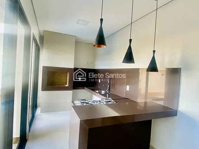Sobrado com 450m² 5 quartos e 7 banheiros, à venda, no bairro Condomínio Residencial Villagio em Americana