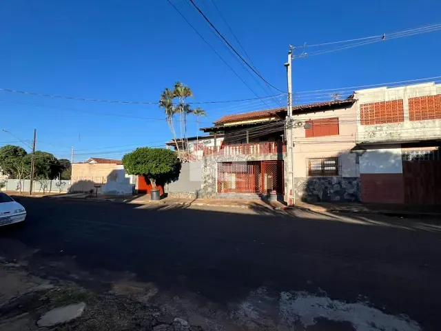 Sobrado com 600m², à venda, no bairro Vila Oliveira em Rolândia
