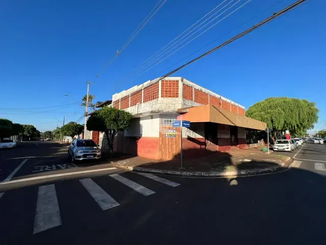 Sobrado com 600m², à venda, no bairro Vila Oliveira em Rolândia