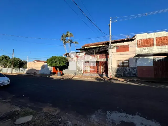 Sobrado com 600m², à venda, no bairro Vila Oliveira em Rolândia
