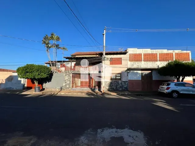 Sobrado com 600m², à venda, no bairro Vila Oliveira em Rolândia