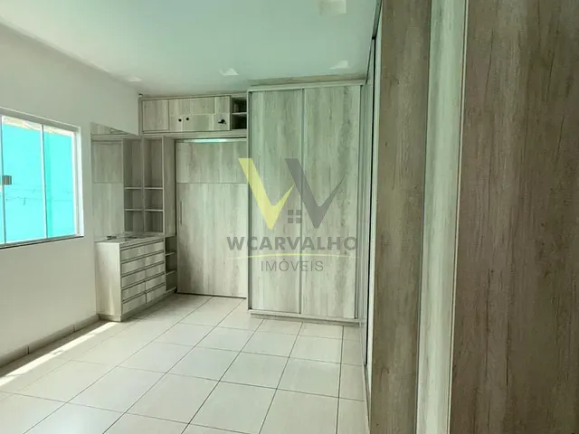Sobrado com 450m² 5 quartos e 3 banheiros, à venda, no bairro Jaiara em Anápolis