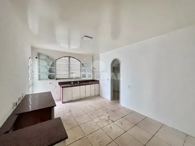 Sobrado para alugar, no bairro Setor Marista em Goiânia