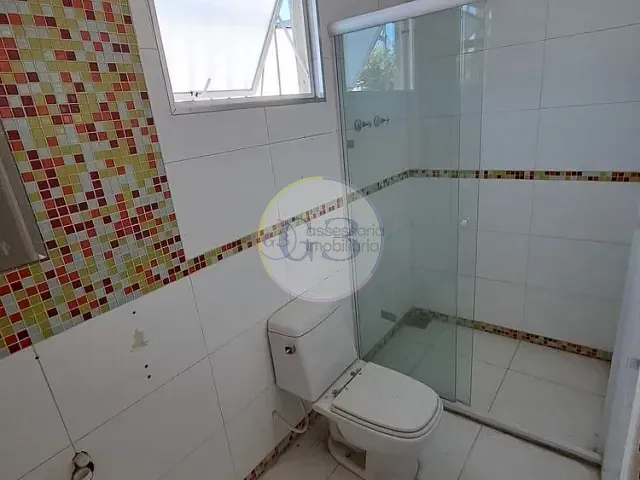 Sobrado 4 quartos e 3 banheiros, à venda ou para alugar, no bairro Centro em Pelotas