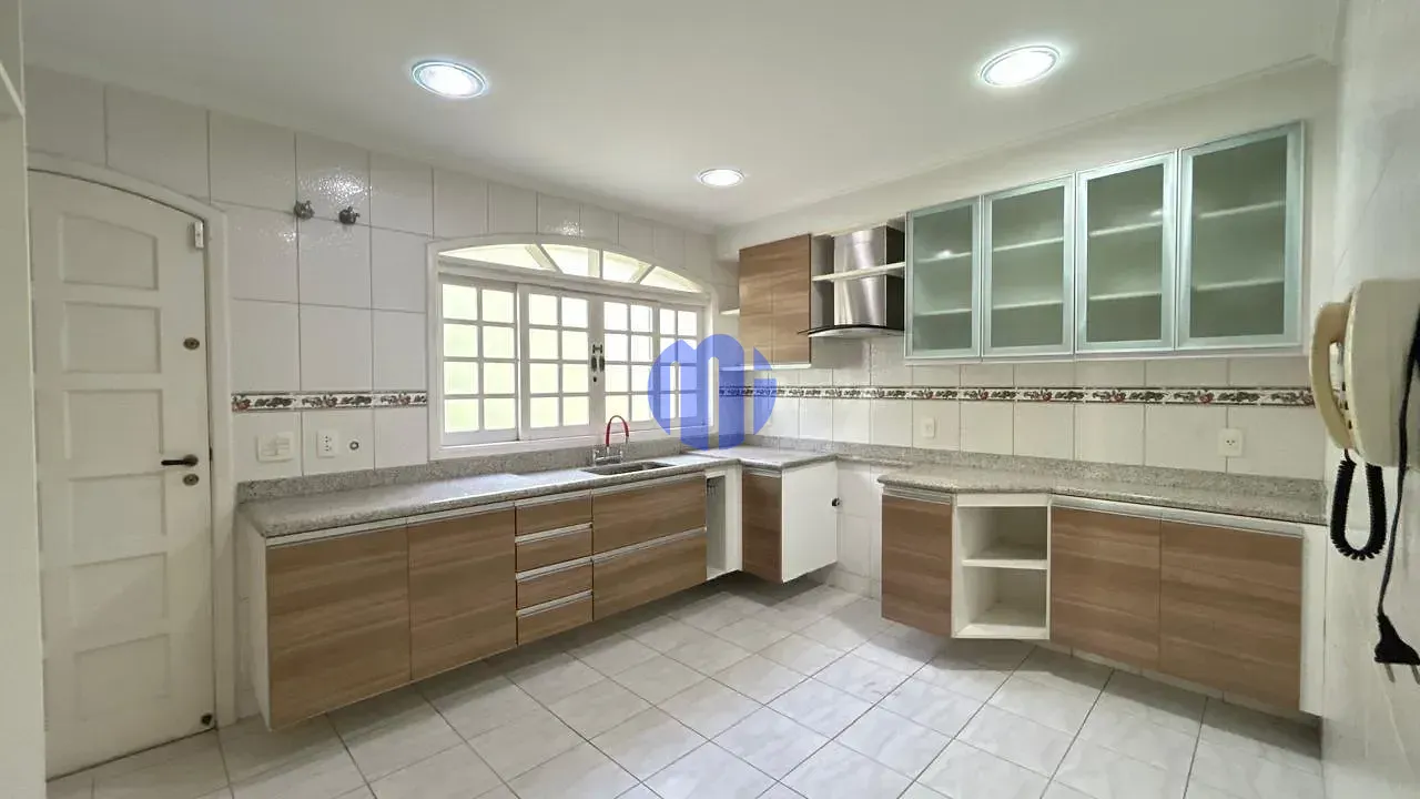 Sobrado, 4 quartos, 556 m² - Foto 1
