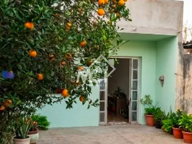 Sobrado com 200m² 3 quartos e 1 banheiro, à venda, no bairro Barragem em Pelotas