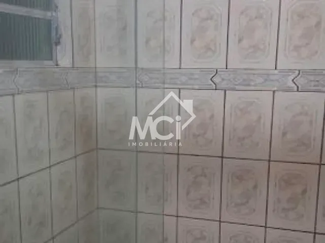 Sobrado com 200m² 3 quartos e 1 banheiro, à venda, no bairro Barragem em Pelotas