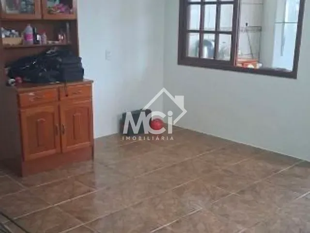 Sobrado com 200m² 3 quartos e 1 banheiro, à venda, no bairro Barragem em Pelotas