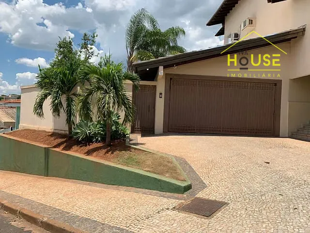 Sobrado com 1176m² 4 quartos e 2 banheiros, à venda, no bairro Vila Paes em Votuporanga