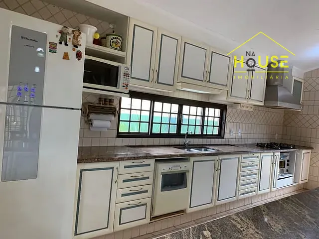 Sobrado com 1176m² 4 quartos e 2 banheiros, à venda, no bairro Vila Paes em Votuporanga