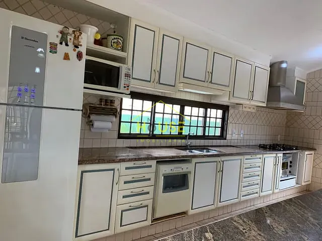 Sobrado com 1176m² 4 quartos e 2 banheiros, à venda, no bairro Vila Paes em Votuporanga