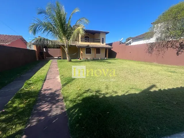 Sobrado com 380m² 3 quartos e 2 banheiros, à venda, no bairro Pontal de Santa Marina em Caraguatatuba