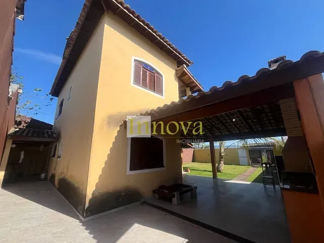 Sobrado com 380m² 3 quartos e 2 banheiros, à venda, no bairro Pontal de Santa Marina em Caraguatatuba