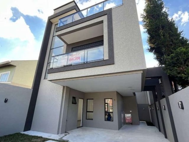 Sobrado com 100m² 3 quartos e 2 banheiros, à venda, no bairro Hauer em Curitiba