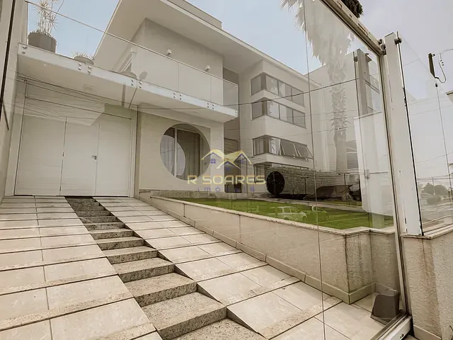 Sobrado com 582m² 5 quartos e 4 banheiros, à venda, no bairro Vila Nova em Araucária