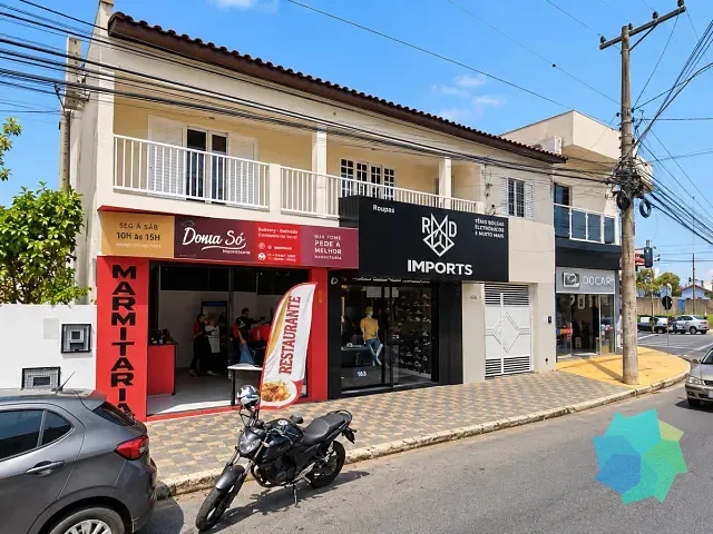 Sobrado com 300m² 4 quartos e 3 banheiros, à venda, no bairro Jardim Planalto em Salto