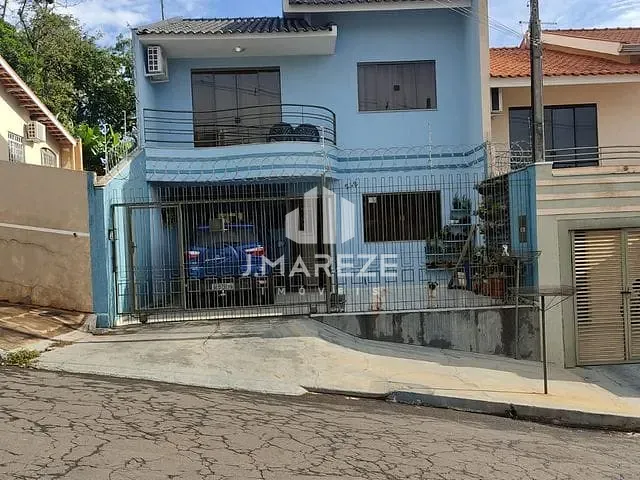 Sobrado com 130m² 3 quartos e 2 banheiros, à venda, no bairro Vila São Paulo em Apucarana