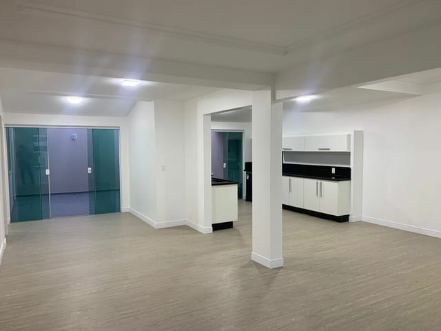 Sobrado com 250m² 5 quartos e 4 banheiros, à venda, no bairro Canasvieiras em Florianópolis