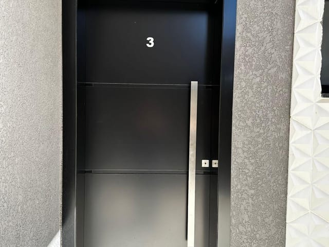Sobrado 3 quartos e 3 banheiros, à venda, no bairro Novo Mundo em Curitiba