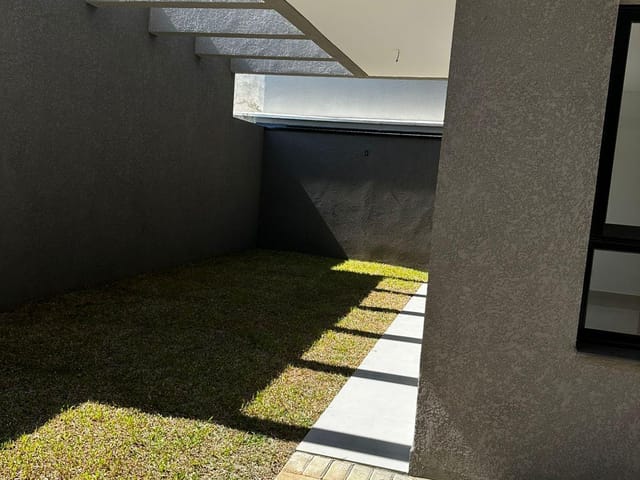 Sobrado 3 quartos e 3 banheiros, à venda, no bairro Novo Mundo em Curitiba