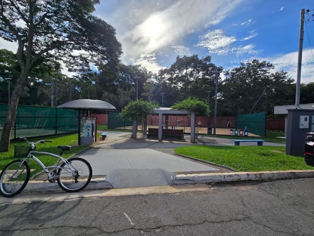 Sobrado com 437m² 3 quartos e 3 banheiros, à venda, no bairro Loteamento Portal do Sol II em Goiânia