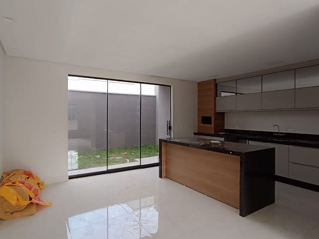 Sobrado com 126m² 3 quartos e 2 banheiros, à venda, no bairro Residencial Morada das Flores em Cambé