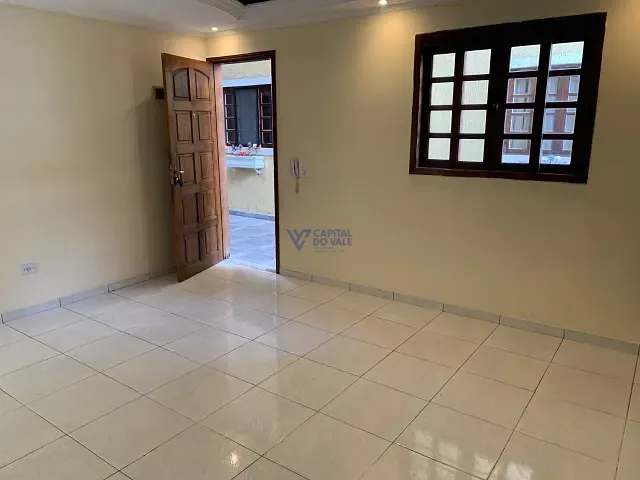 Sobrado com 125m² 3 quartos e 1 banheiro, à venda, no bairro Jardim Vale do Sol em São José dos Campos